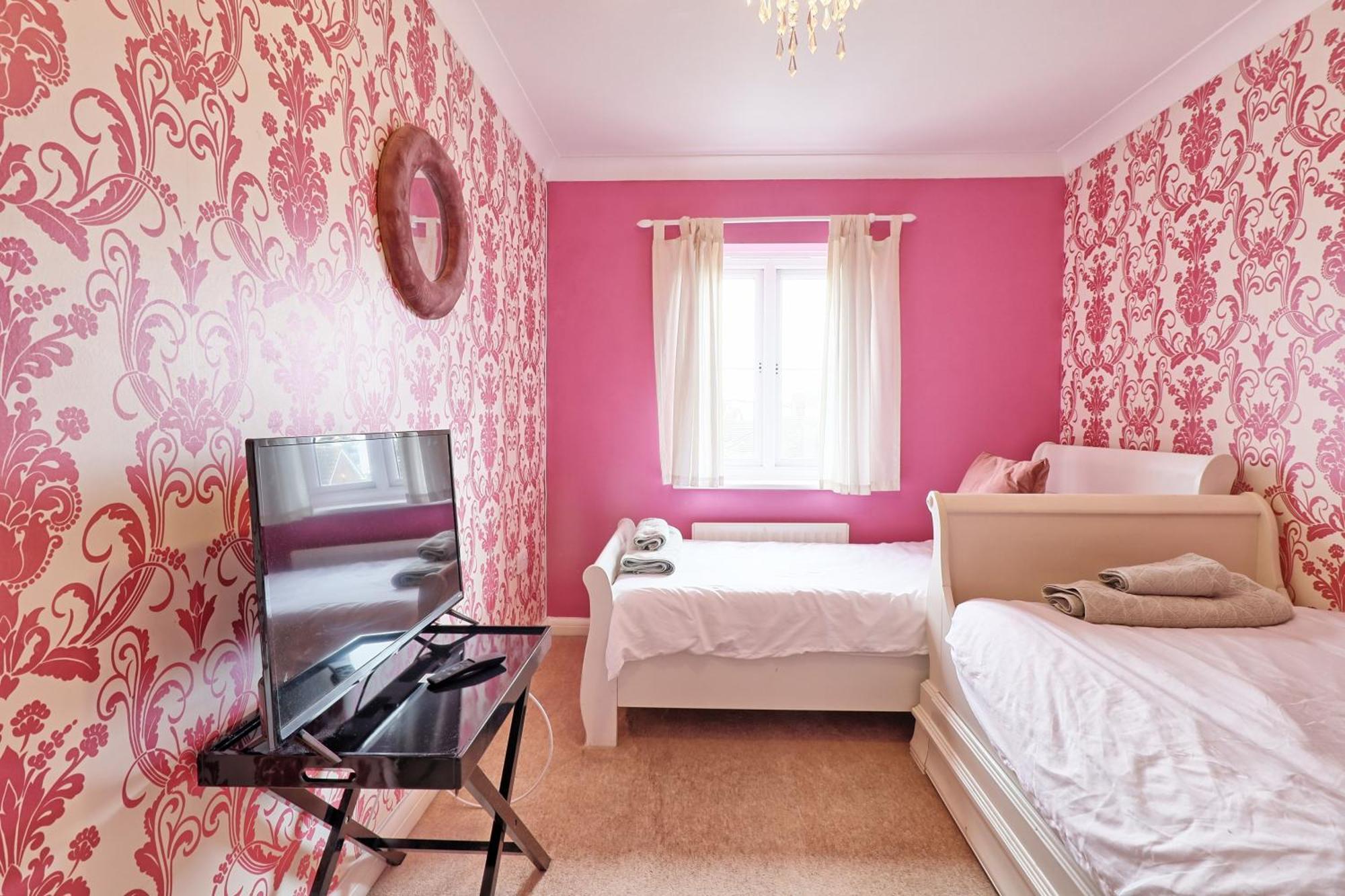 By Buildersbeds - Paignton House 4 Bedrooms Harold Wood Dış mekan fotoğraf