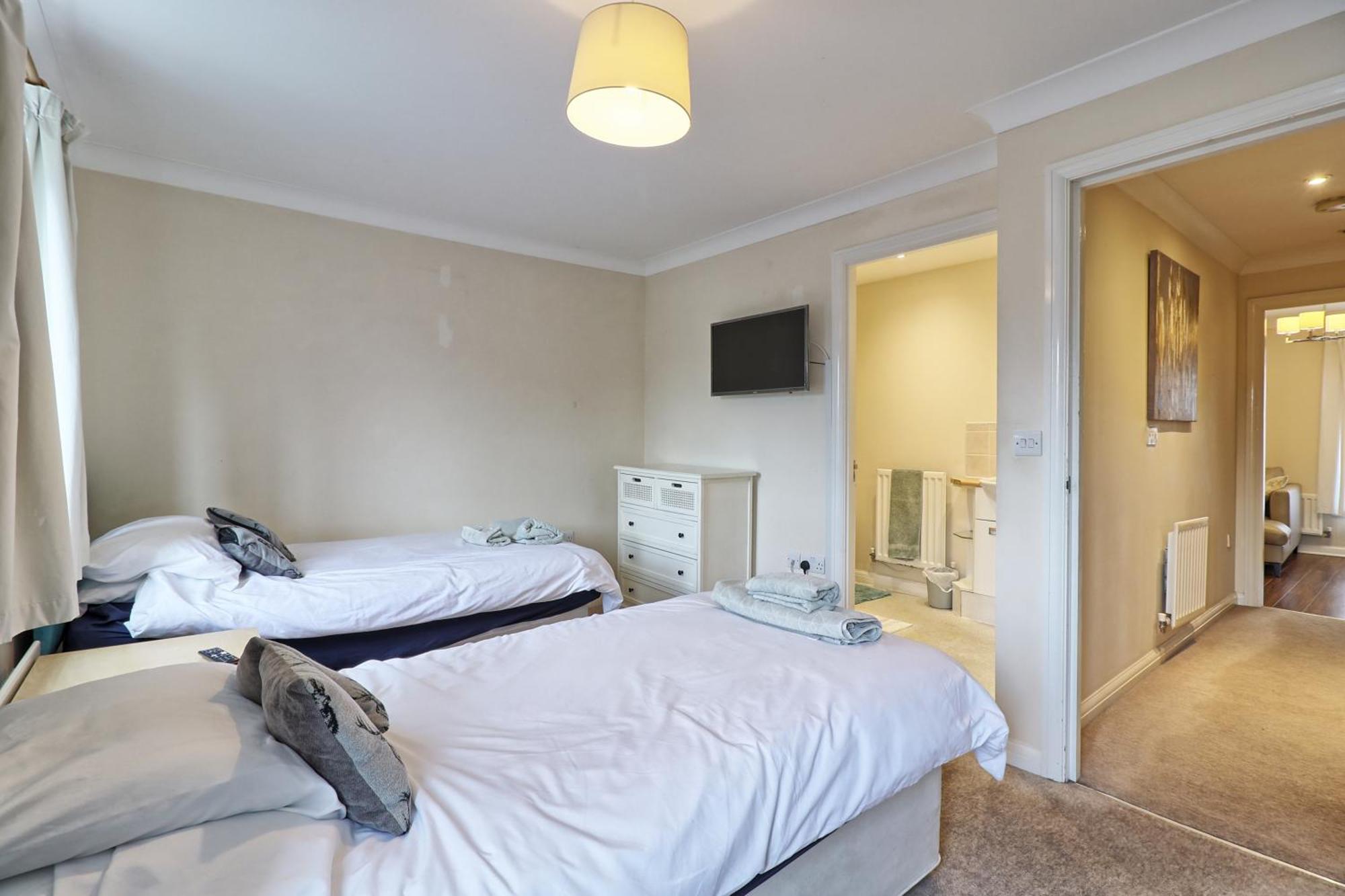 By Buildersbeds - Paignton House 4 Bedrooms Harold Wood Dış mekan fotoğraf