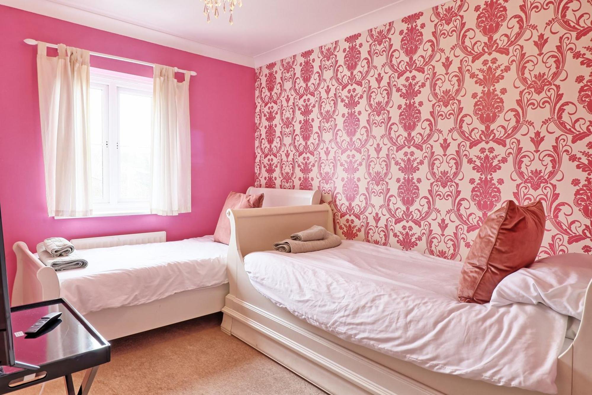By Buildersbeds - Paignton House 4 Bedrooms Harold Wood Dış mekan fotoğraf