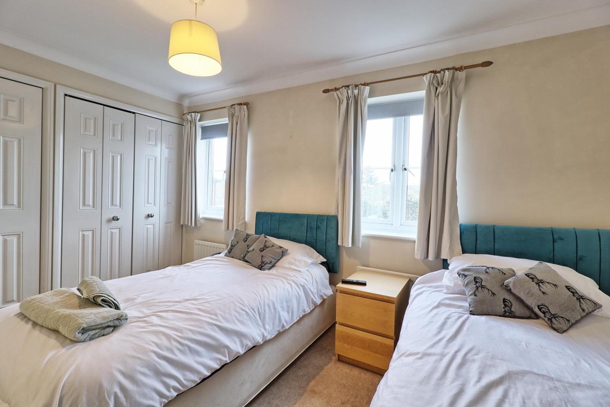 By Buildersbeds - Paignton House 4 Bedrooms Harold Wood Dış mekan fotoğraf