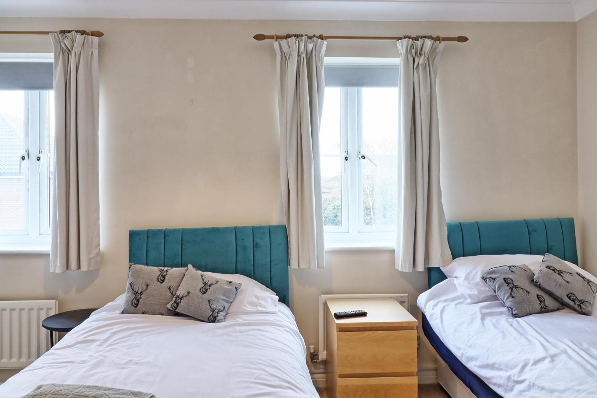 By Buildersbeds - Paignton House 4 Bedrooms Harold Wood Dış mekan fotoğraf