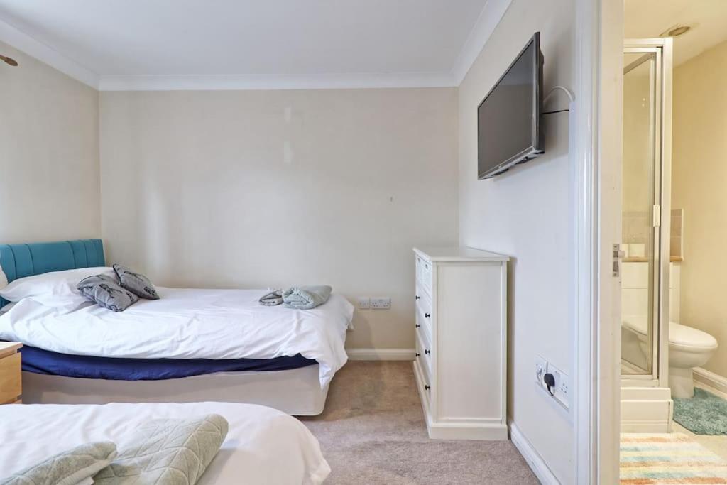 By Buildersbeds - Paignton House 4 Bedrooms Harold Wood Dış mekan fotoğraf