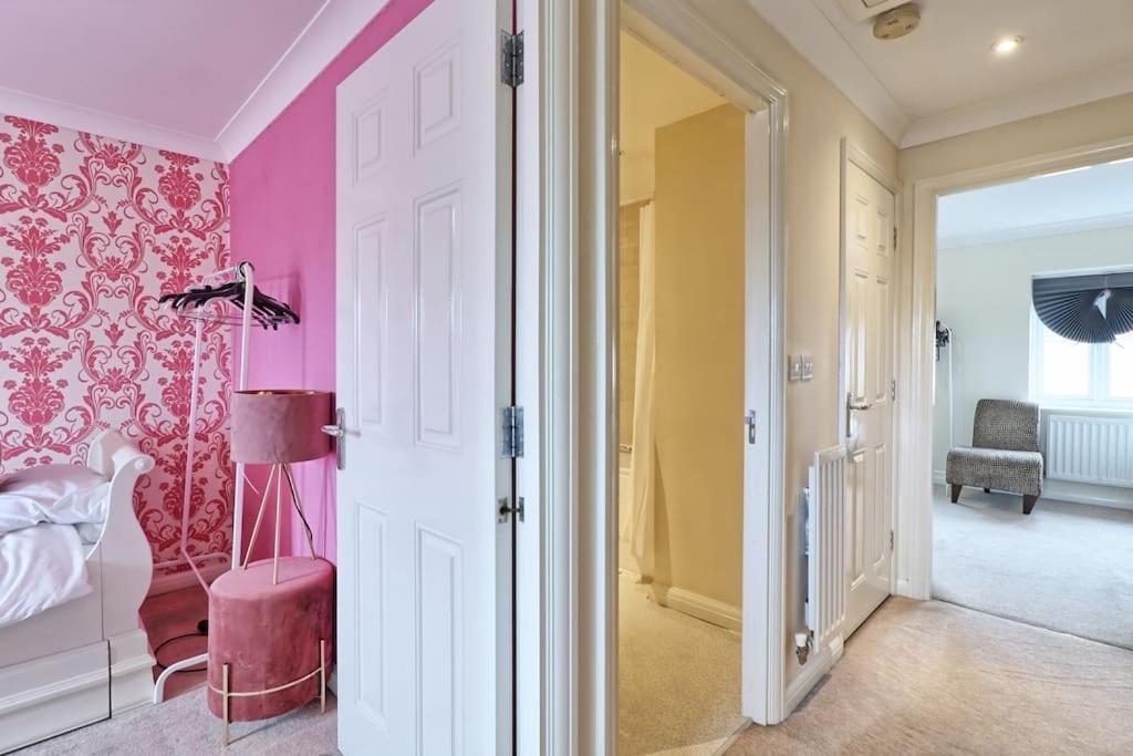 By Buildersbeds - Paignton House 4 Bedrooms Harold Wood Dış mekan fotoğraf