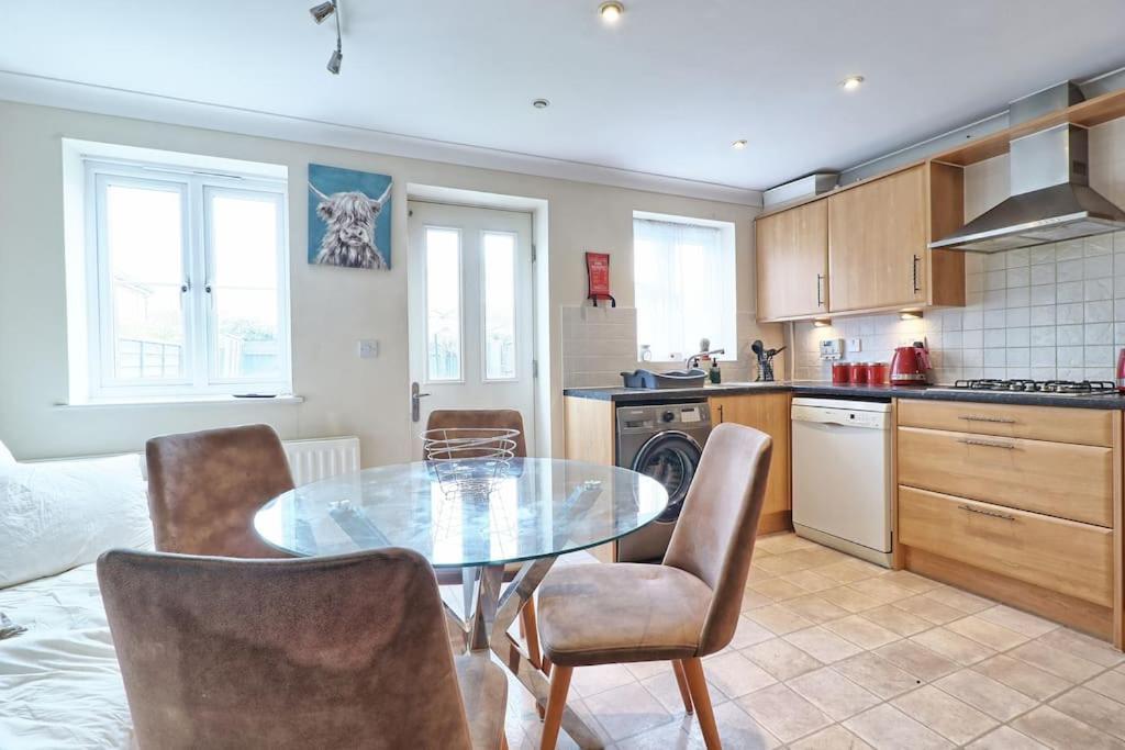 By Buildersbeds - Paignton House 4 Bedrooms Harold Wood Dış mekan fotoğraf