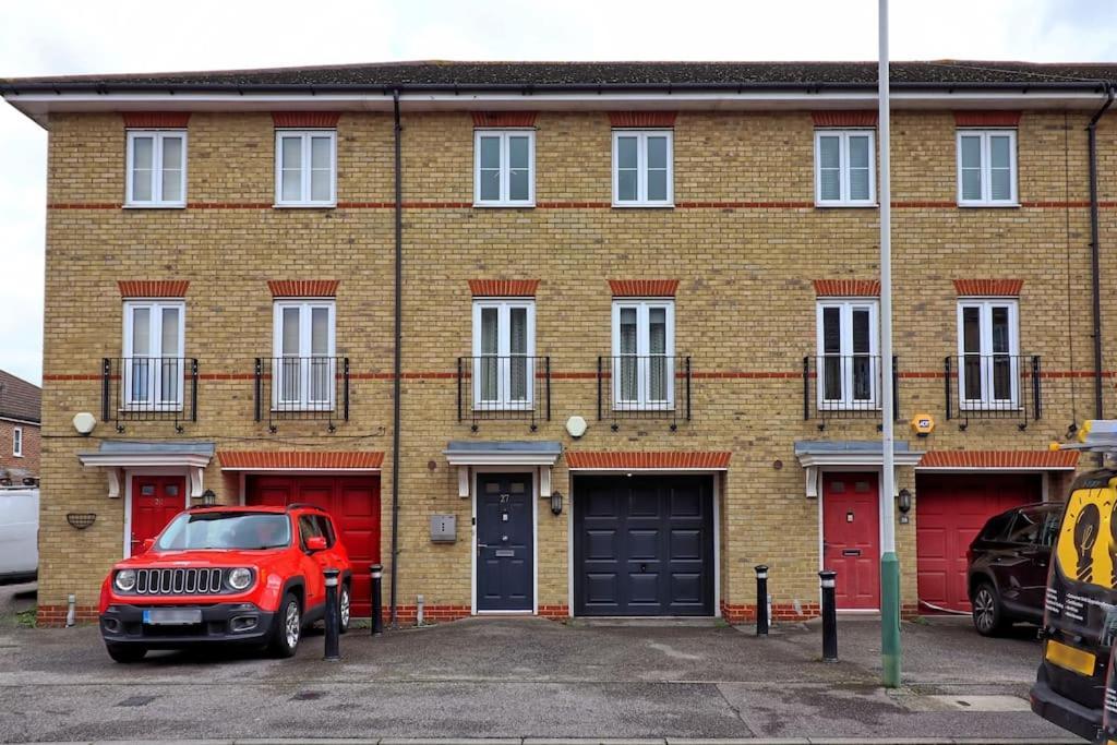 By Buildersbeds - Paignton House 4 Bedrooms Harold Wood Dış mekan fotoğraf