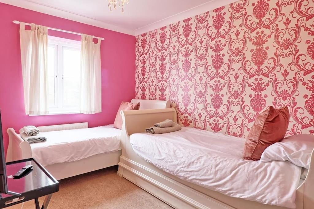 By Buildersbeds - Paignton House 4 Bedrooms Harold Wood Dış mekan fotoğraf