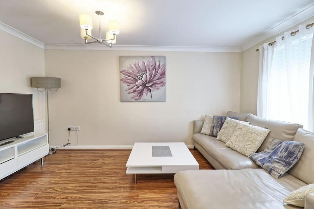 By Buildersbeds - Paignton House 4 Bedrooms Harold Wood Dış mekan fotoğraf